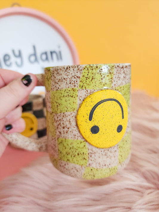 Smiley Checker Mug in Lime