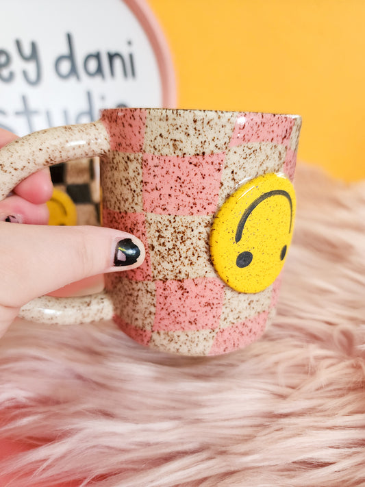 Smiley Checker Mug in Pink